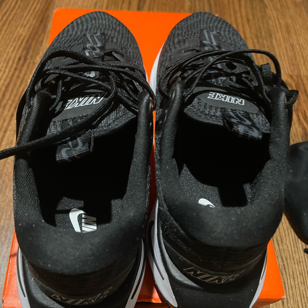 Nike Black Running Sneakers motiva size 9